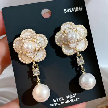 1Pair korejski Moda Pearl Camellia Čar Uhani Visijo Za Lady Stranka Poročni Nakit  3